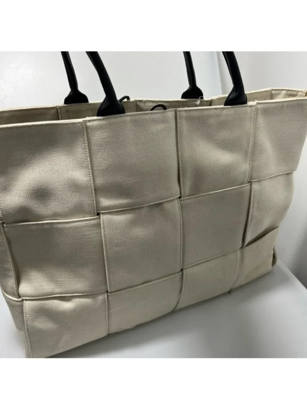 Bottega Veneta Arco Tote Naturale Beige Black Gold